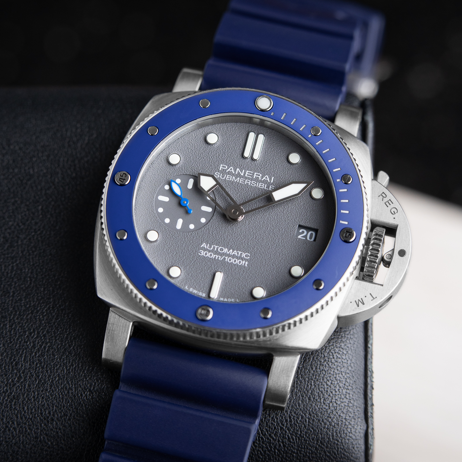 Panerai Luminor Submersible Gray Dial Steel Diver 42mm Blue Ceramic Bezel Pam959