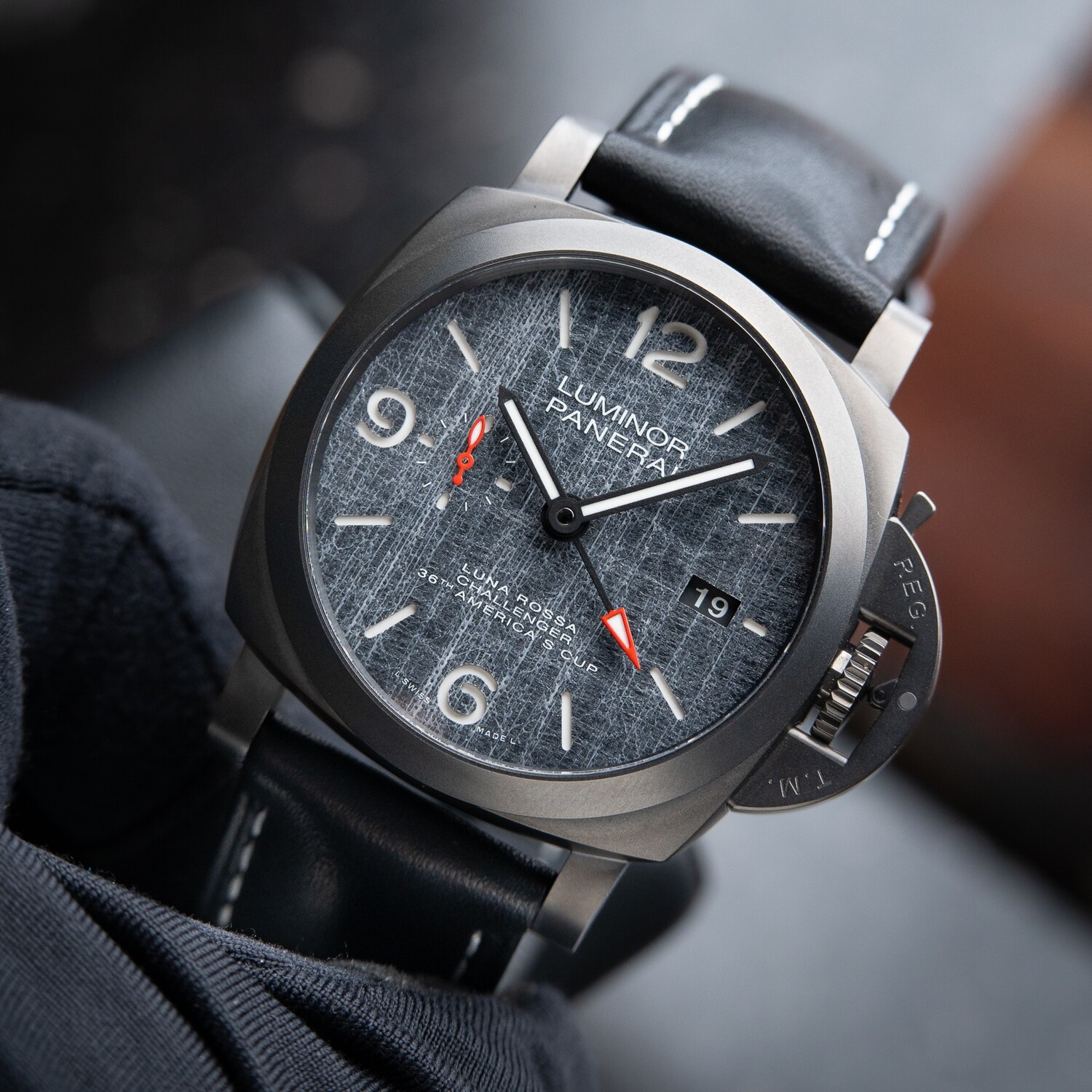 PANERAI  ルミノール GMT Panerai Luminor Luna Rossa GMT UNWORN Limited Edition PAM1036