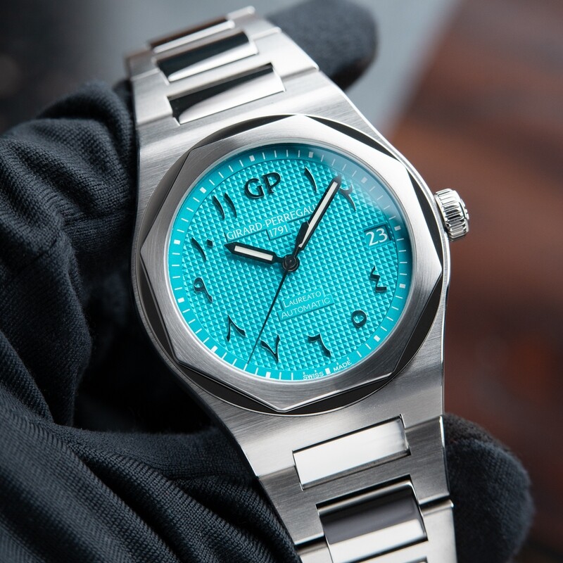 Girard Perregaux Laureato RARE Turquoise Middle Eastern Arabic Dial 42mm