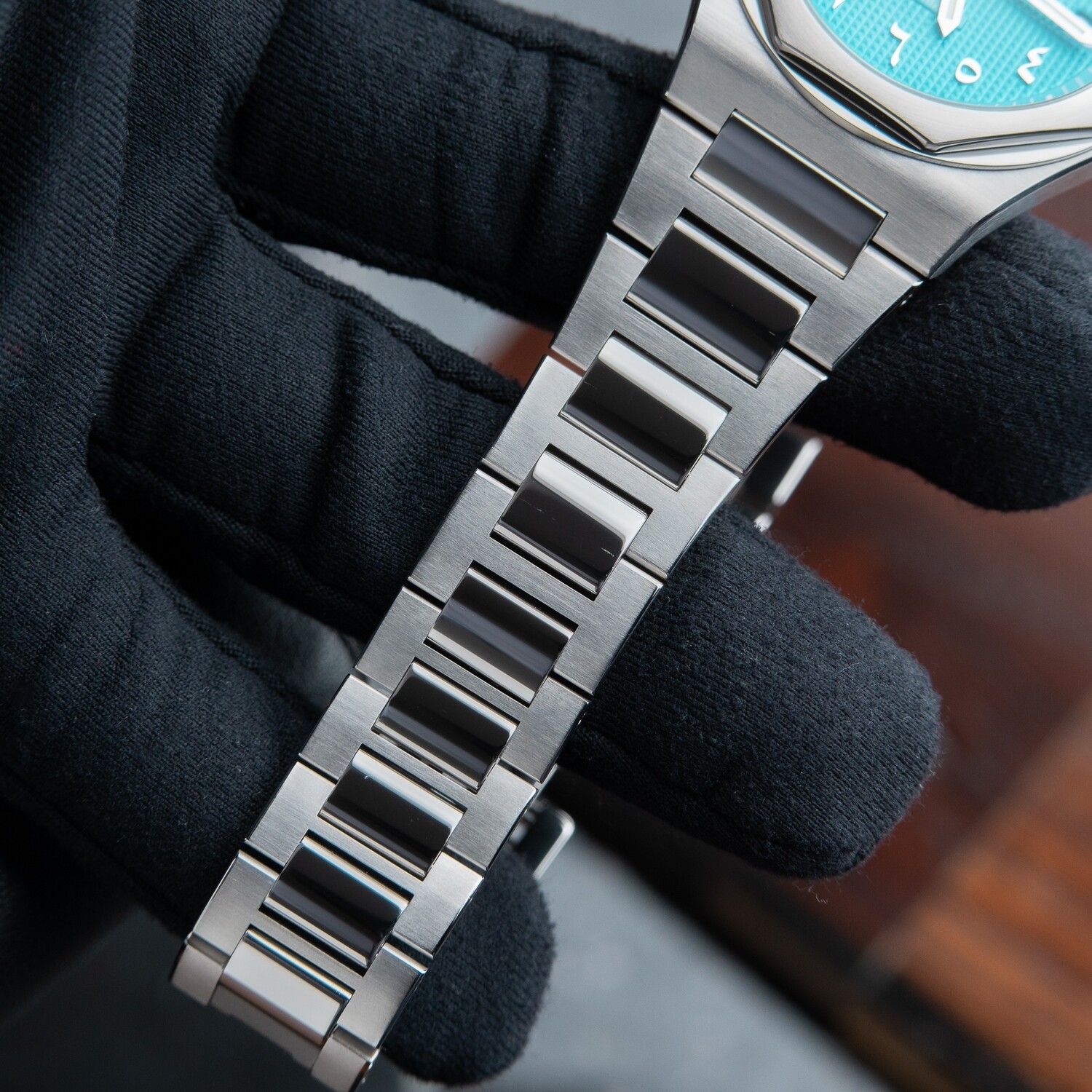 Girard Perregaux Laureato RARE Turquoise Middle Eastern Arabic