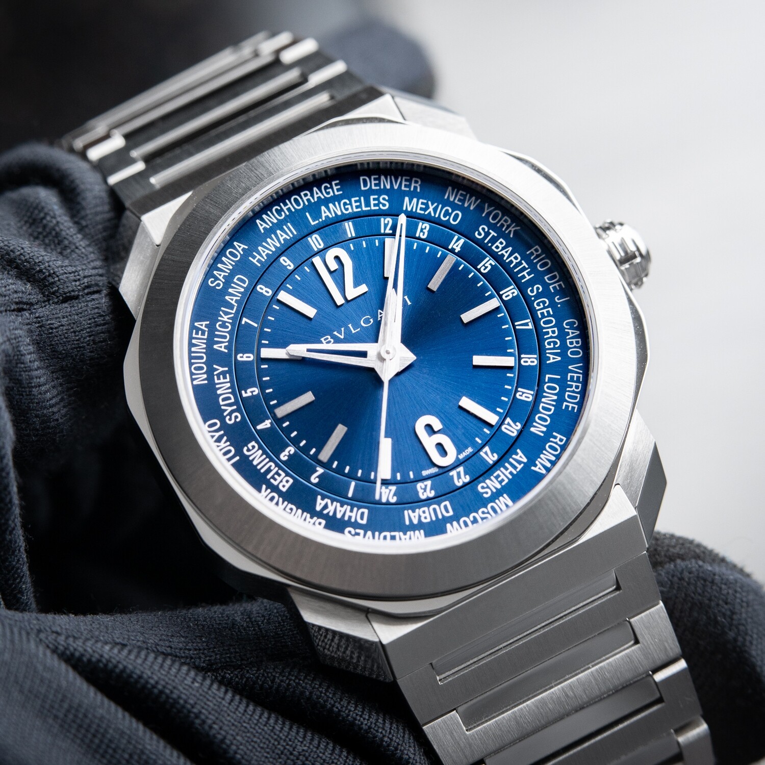 BVLGARI Octo Roma Worldtimer Bulgari Blue Dial Steel Bracelet