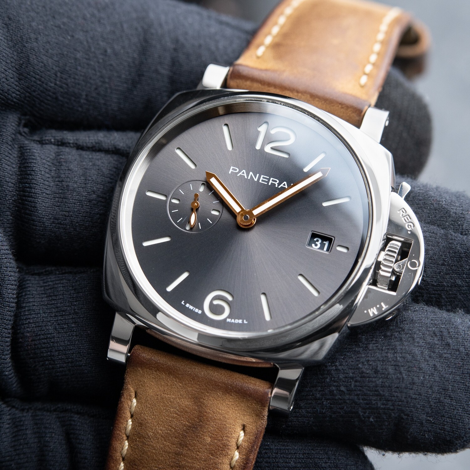 【Trial of the pyx】テムノドンサウルス 50ペンスカラー銀貨 Panerai Luminor Due Gray Sunburst Dial Steel Automatic 42mm PAM1250