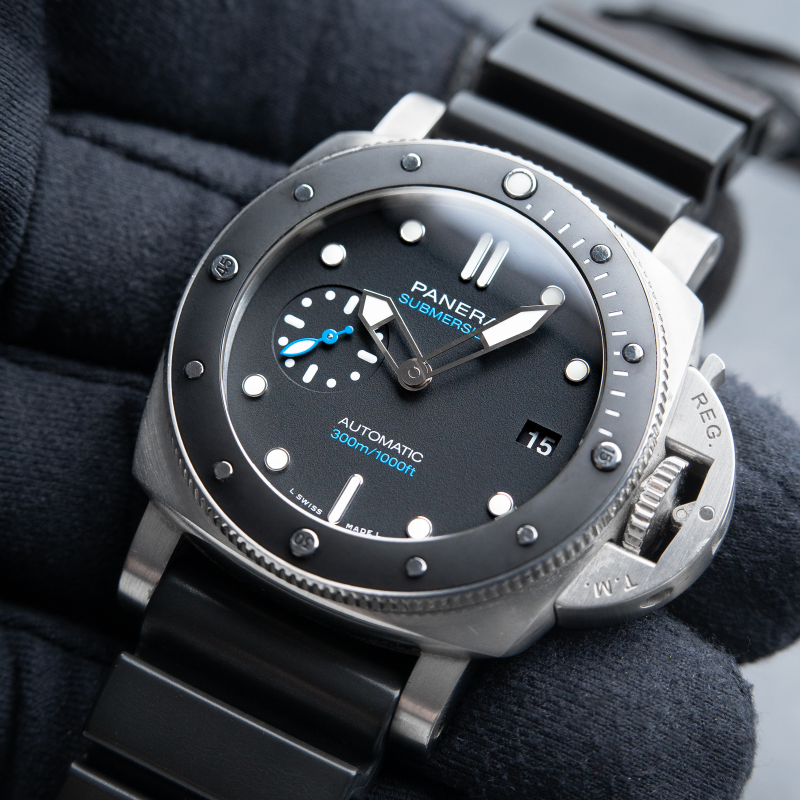 Panerai Luminor Submersible Black Dial Ceramic Bezel Steel Diver Pam683 42mm