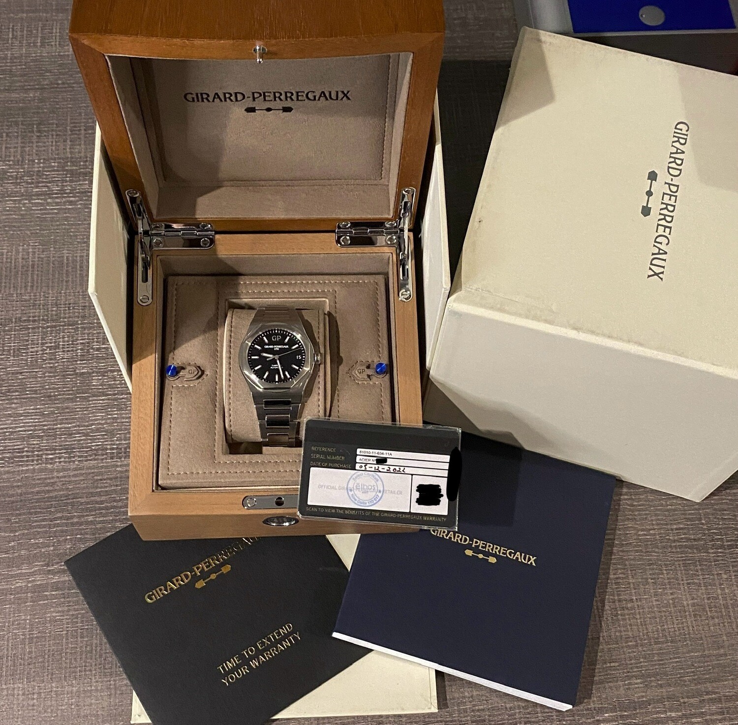 Girard Perregaux Laureato Automatic Stainless Steel Black Dial