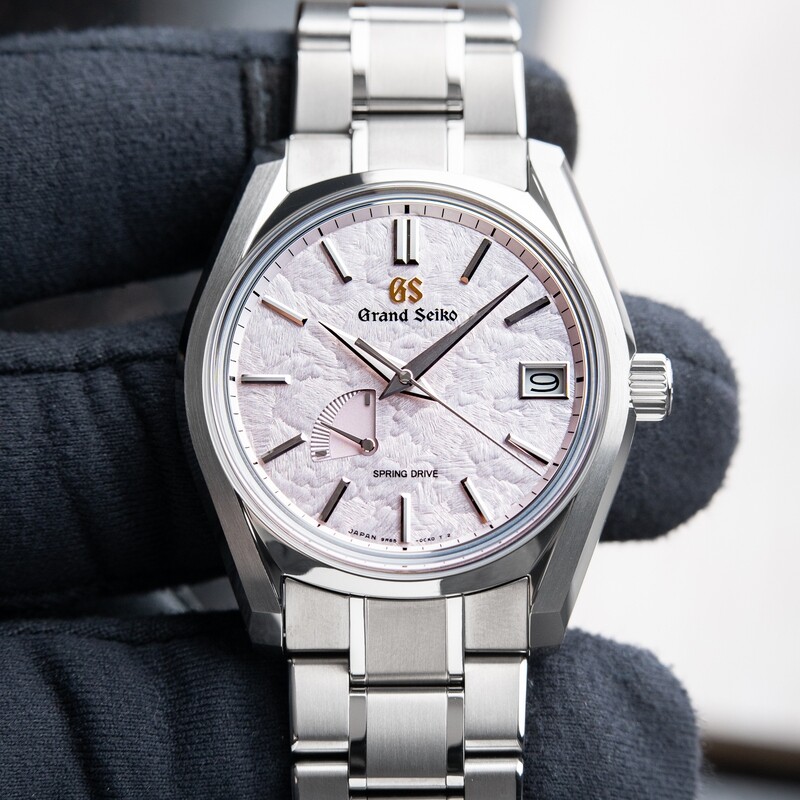 Grand Seiko Spring Drive Heritage 12/2023 UNWORN Shunbun 40 Pink Titanium SBGA413G
