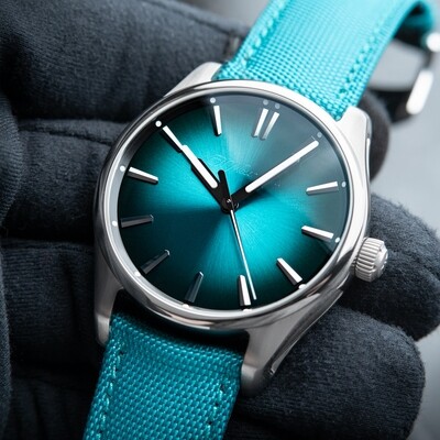H.Moser & Cie. Pioneer Centre Seconds Mega Cool Blue Steel Automatic 42.8