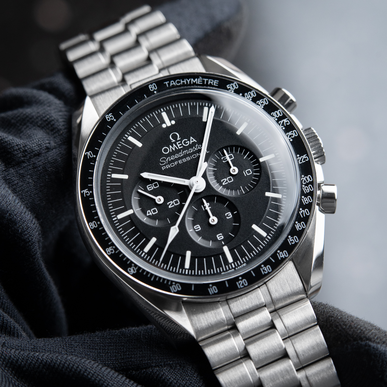 Omega Speedmaster Professional Moonwatch 2023 Clasp 3861 Hesalite Black 42