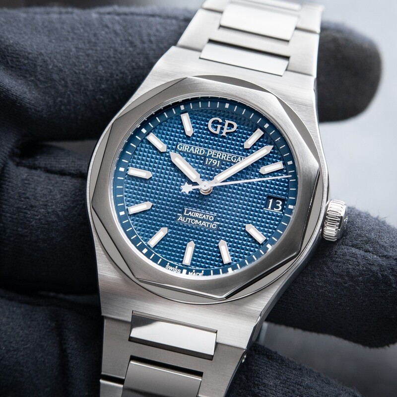Girard Perregaux Laureato Chen Xiao Limited Edition Steel Blue Dial 81010