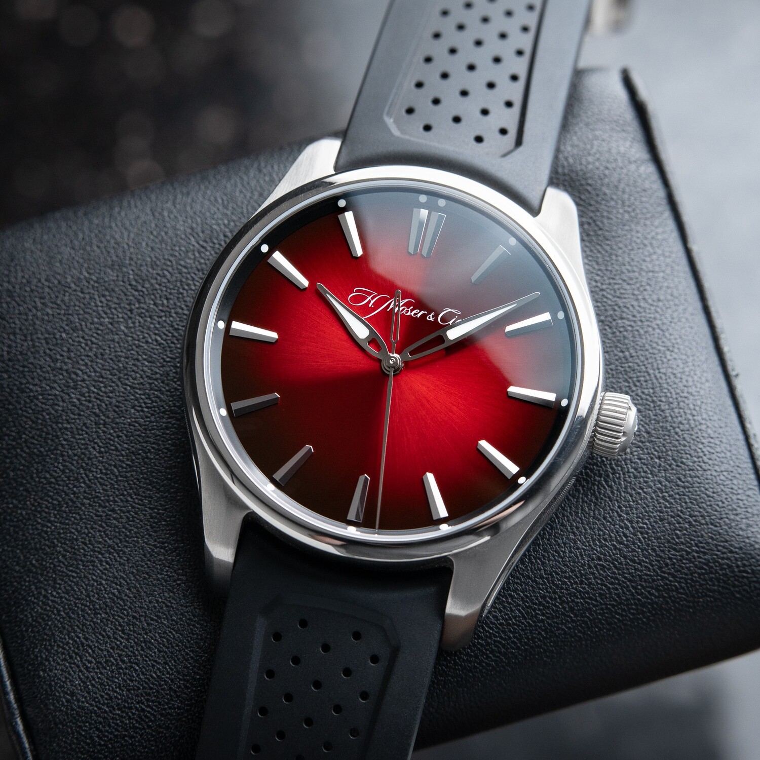 H.Moser & Cie. Pioneer Centre Seconds Mad Red Steel Rubber