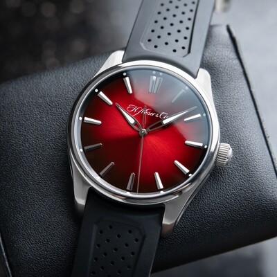 H.Moser & Cie. Pioneer Centre Seconds Mad Red Steel Rubber
