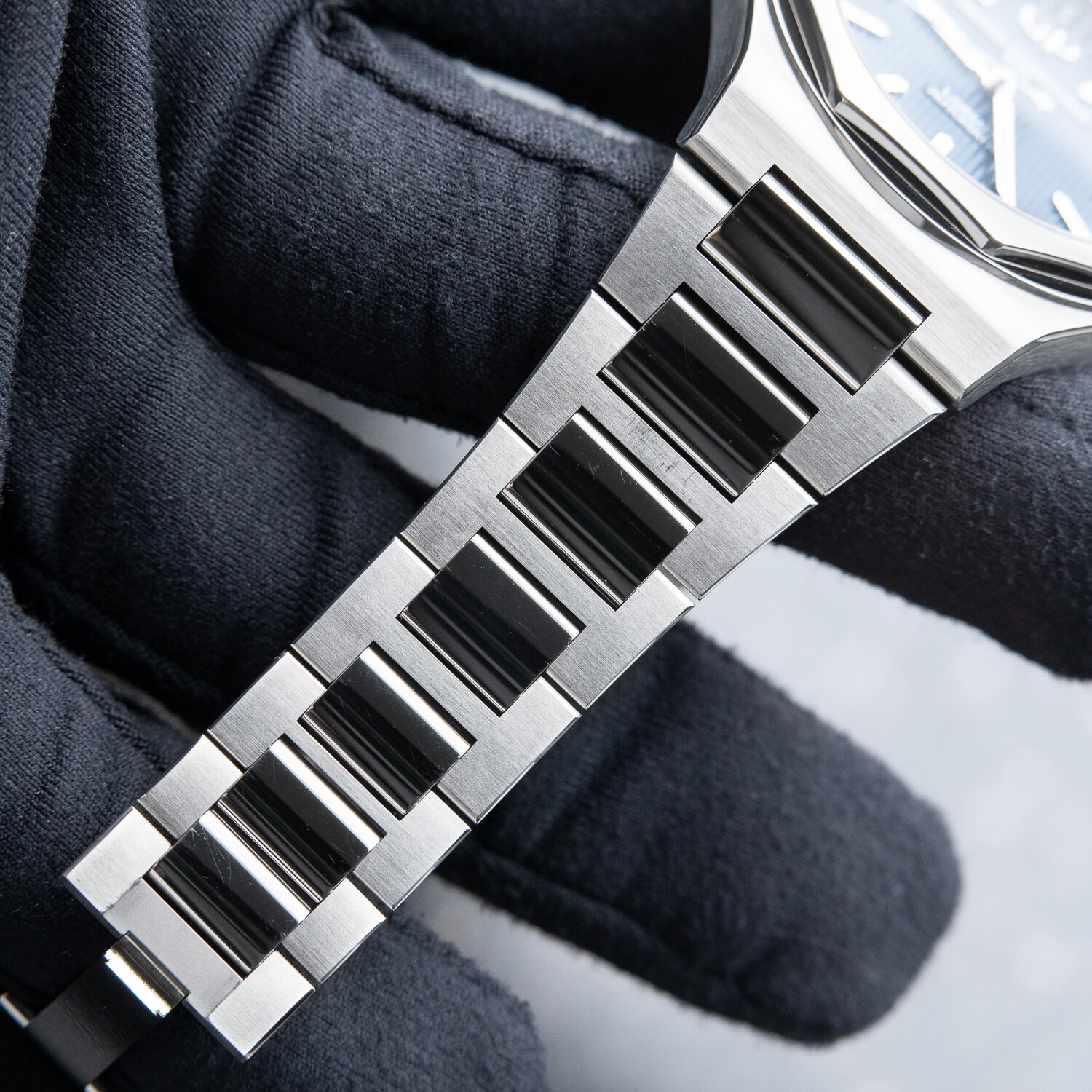 Girard Perregaux Laureato Chen Xiao Limited Edition Steel Blue