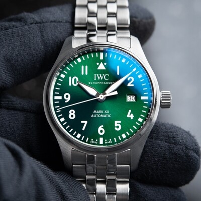 IWC Pilot's Watch Mark XX Green Dial 5/2023 Steel Bracelet 40 Automatic IW328206