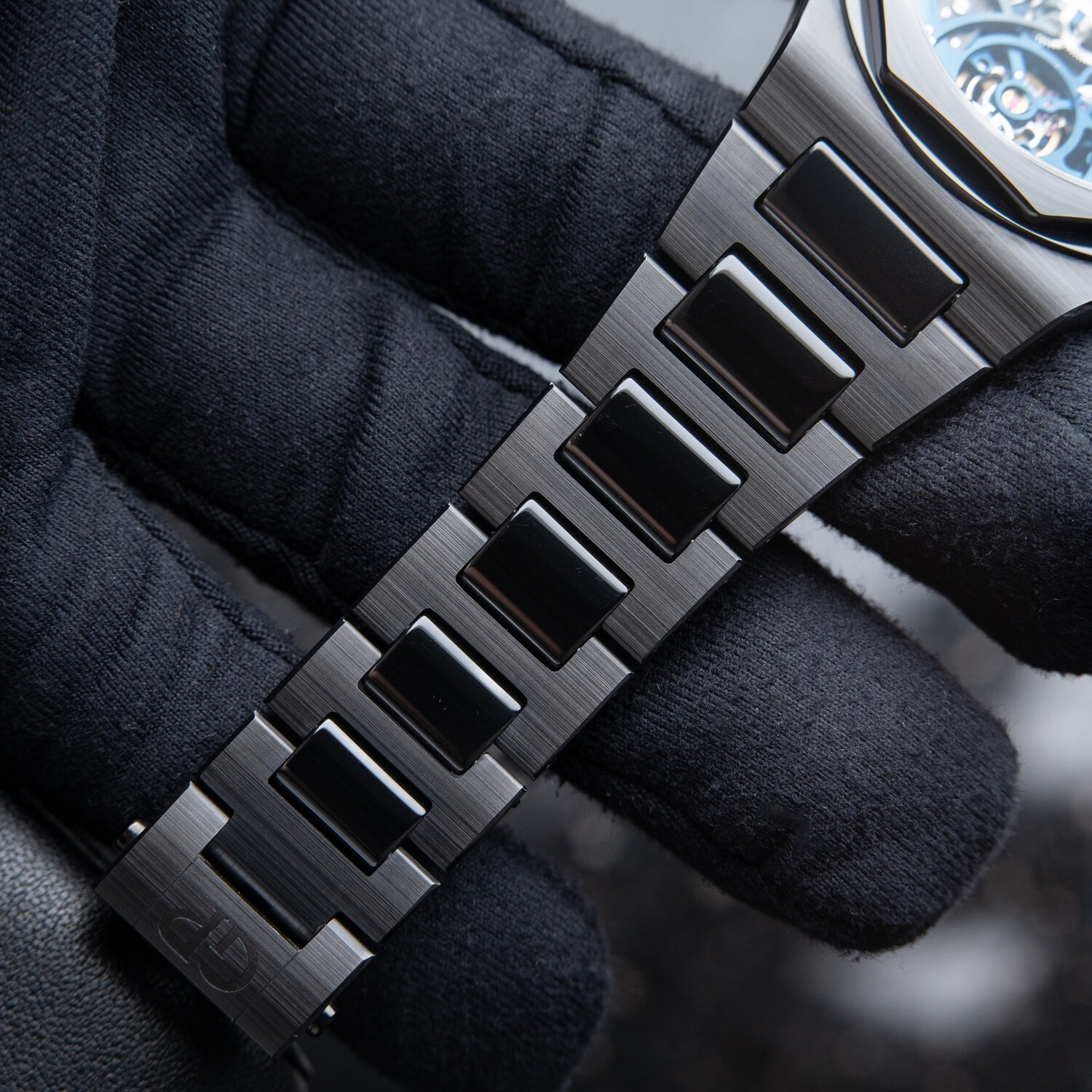 グラボ Girard Perregaux Laureato Skeleton Earth To Sky Edition Black