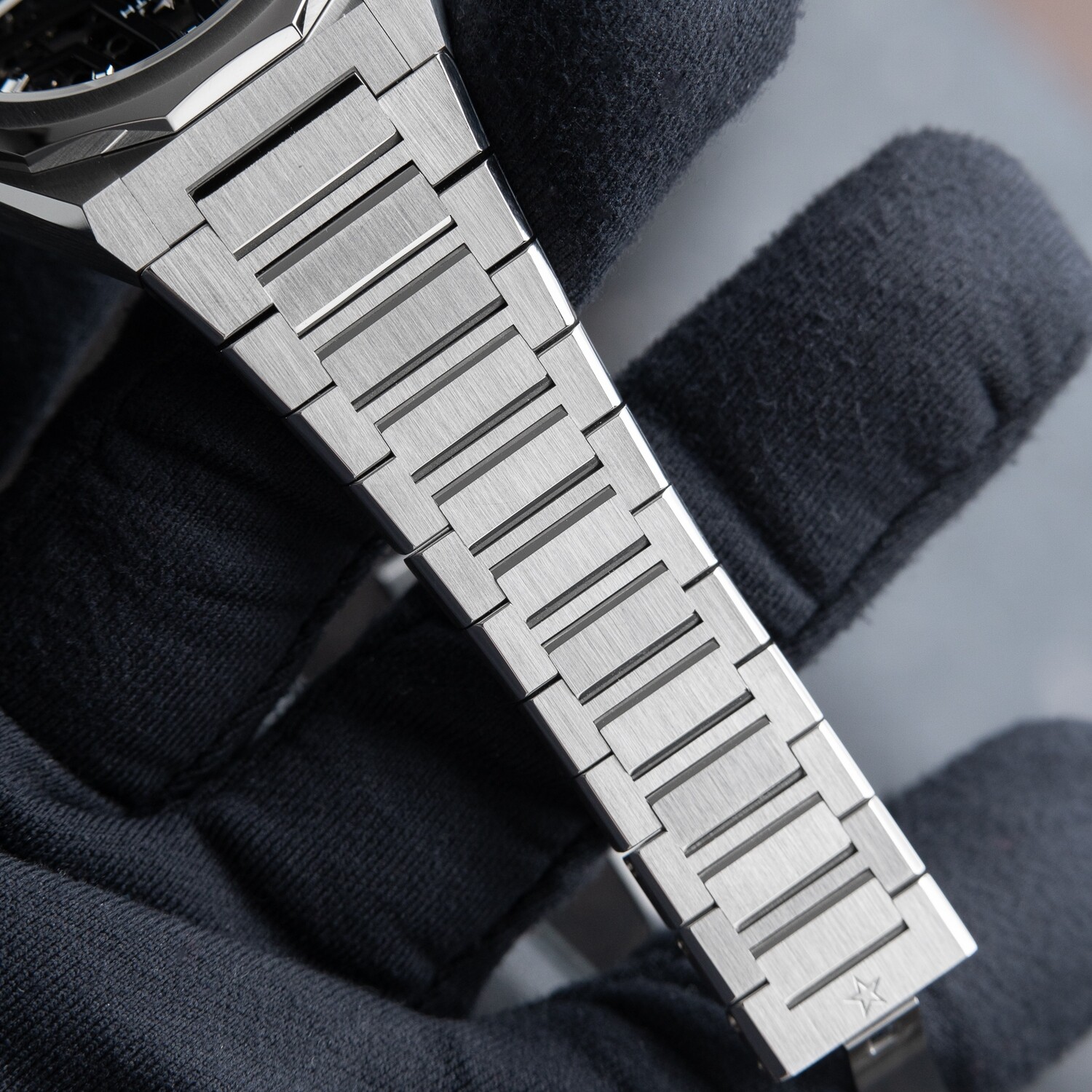 Zenith Defy Skyline Skeleton 2023 UNWORN Openworked Automatic