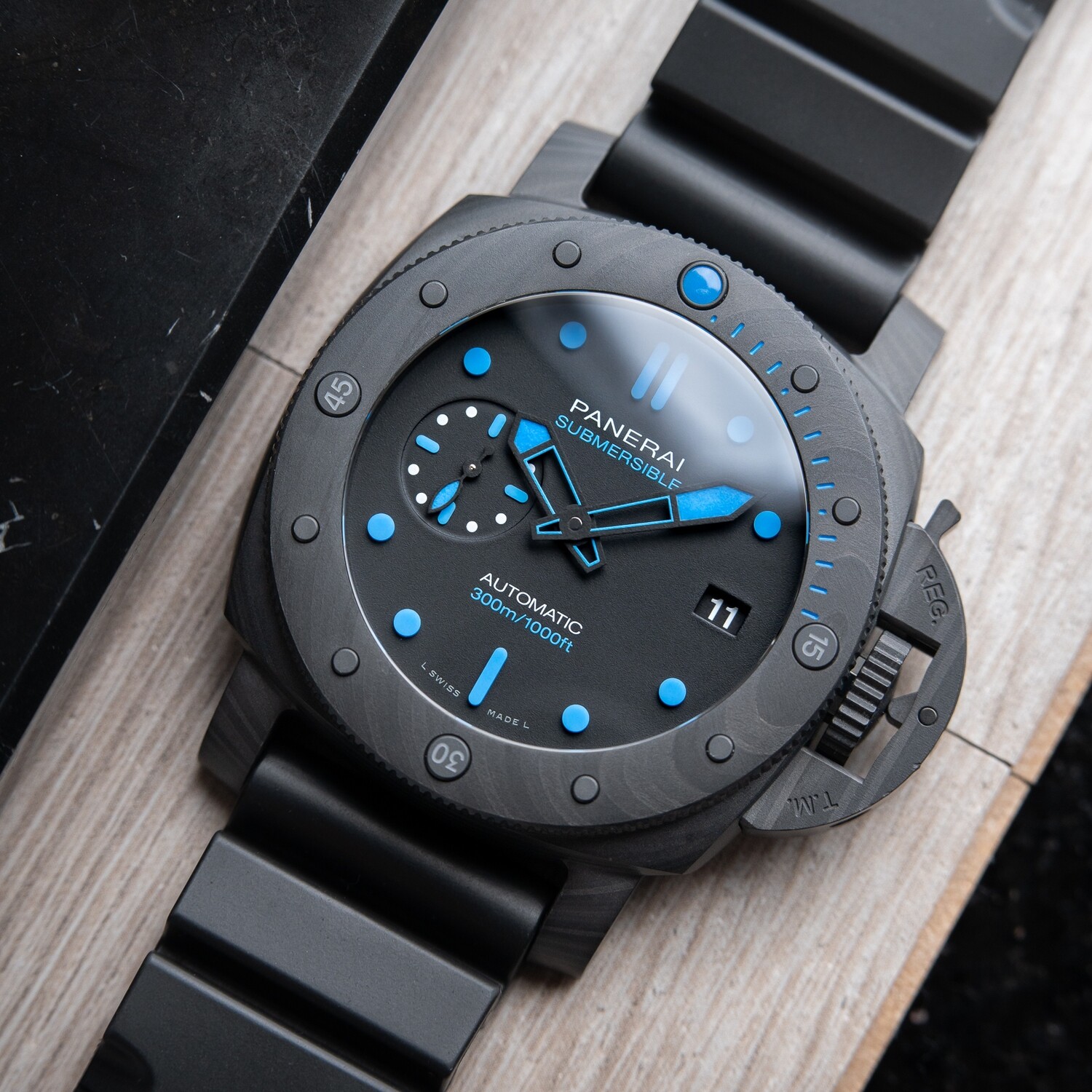 Panerai Luminor Submersible Carbotech Date Black Blue Automatic PAM960 42mm