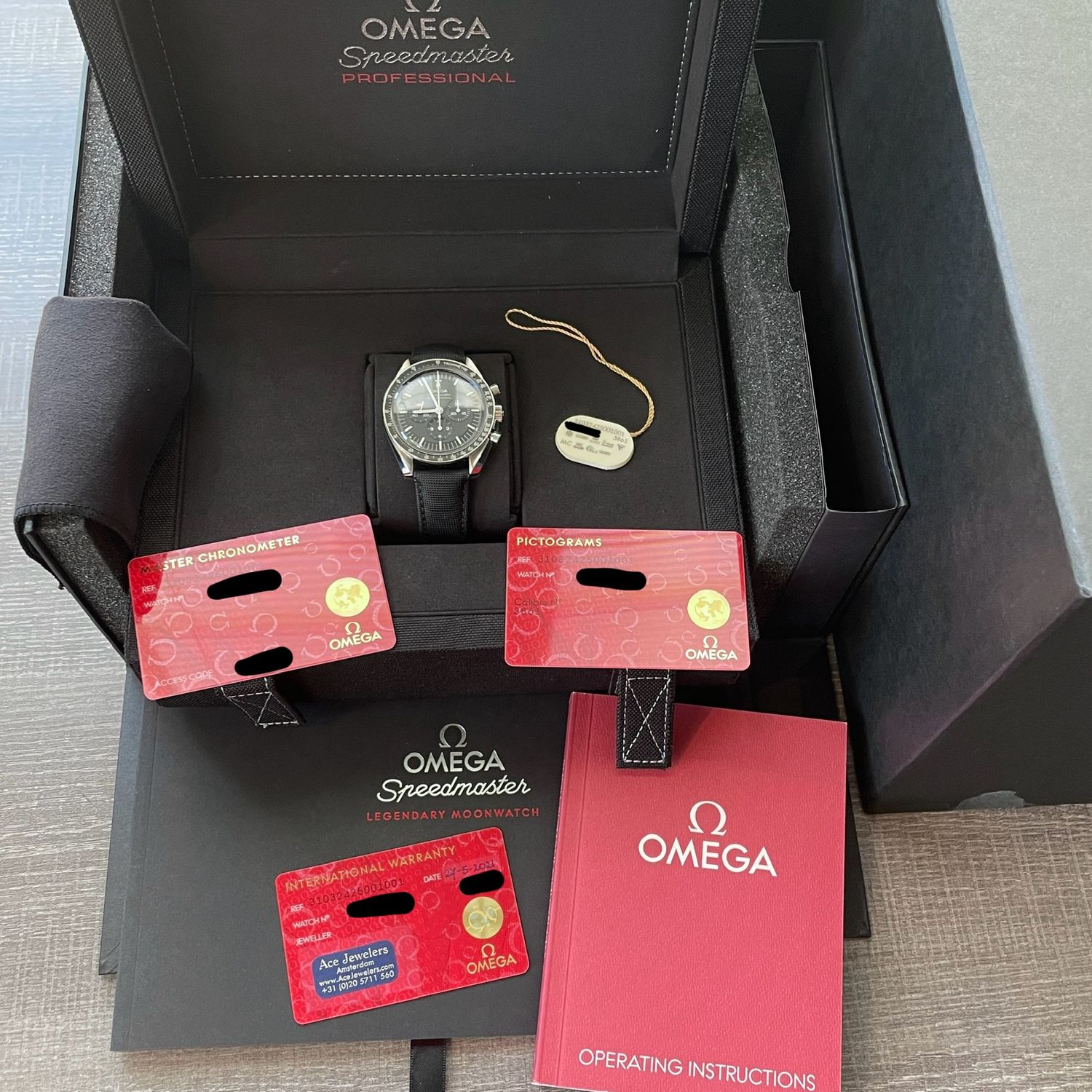 Omega Speedmaster Professional Moonwatch Chronograph Hesalite