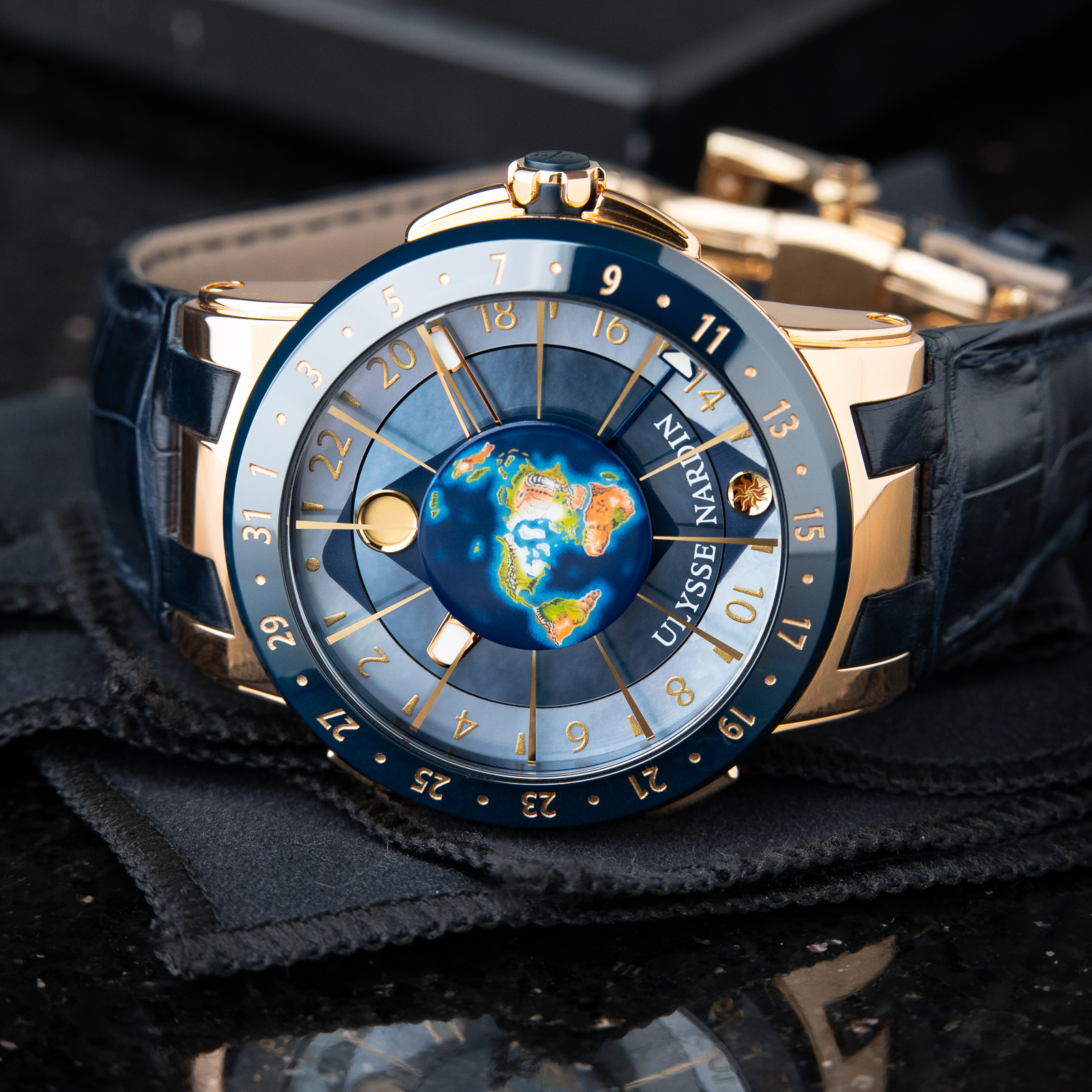 Ulysse Nardin Executive Moonstruck Astronomical GMT Rose Gold Ceramic MOP