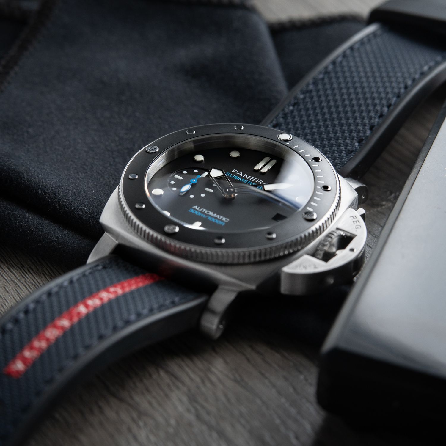 Panerai Luminor Submersible Black Dial Ceramic Bezel Steel Diver Pam683 42