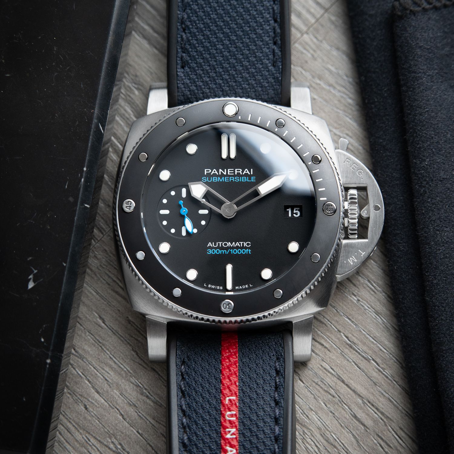 Panerai Luminor Submersible Black Dial Ceramic Bezel Steel Diver Pam683 42