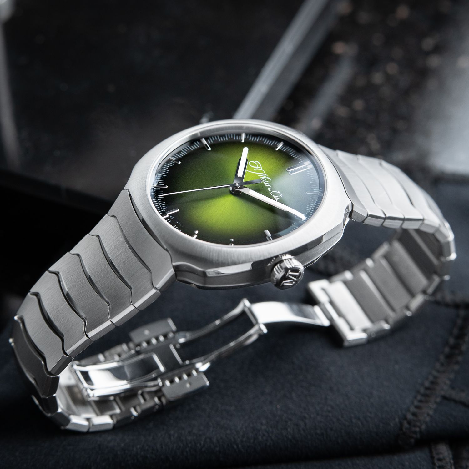 H.Moser & Cie. Streamliner Centre Seconds Green Dial Steel