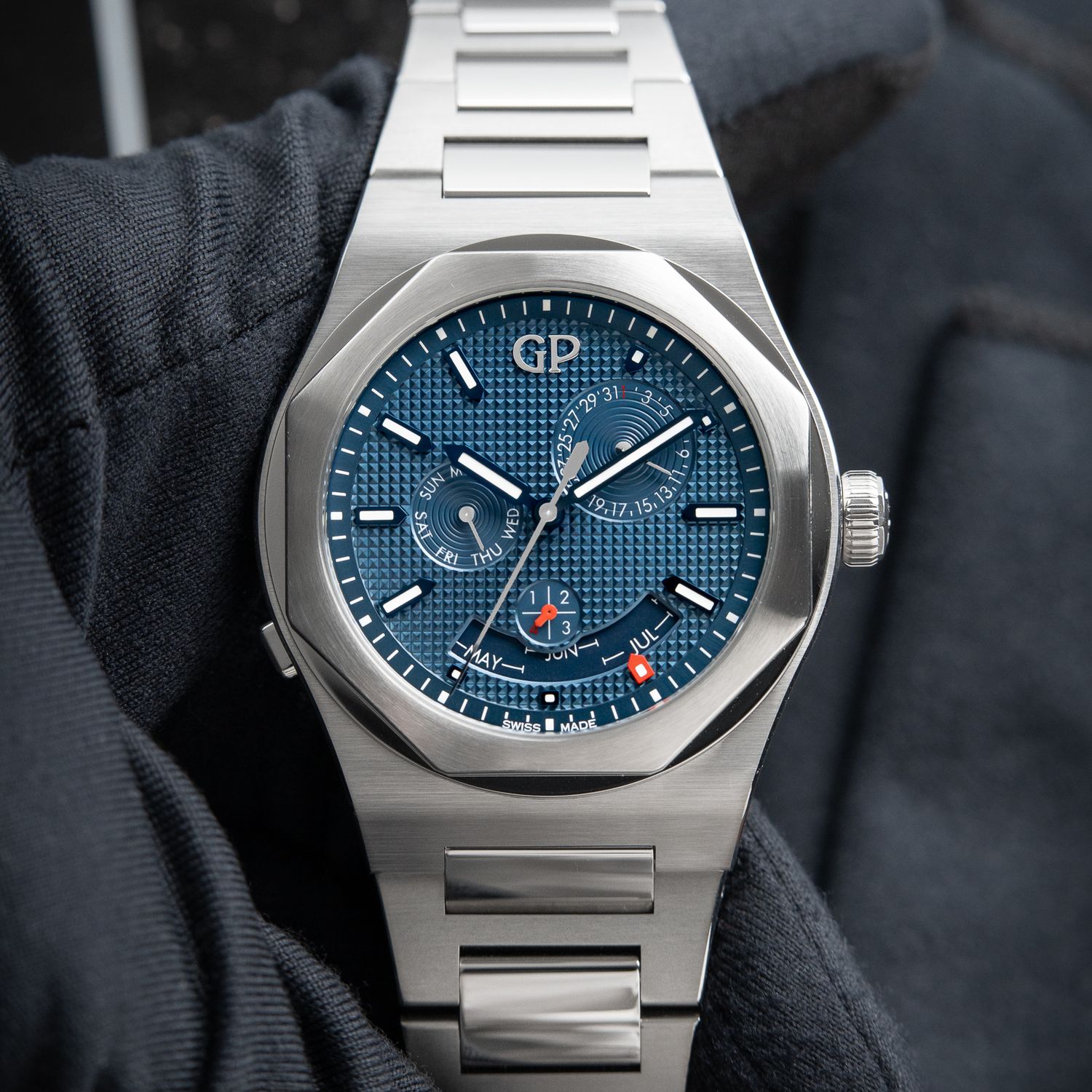 Girard Perregaux Laureato Perpetual Calendar Blue 81035 Steel Automatic 42mm
