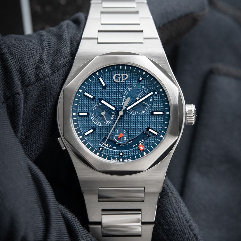 Girard Perregaux Laureato Perpetual Calendar Blue 81035 Steel Automatic 42mm