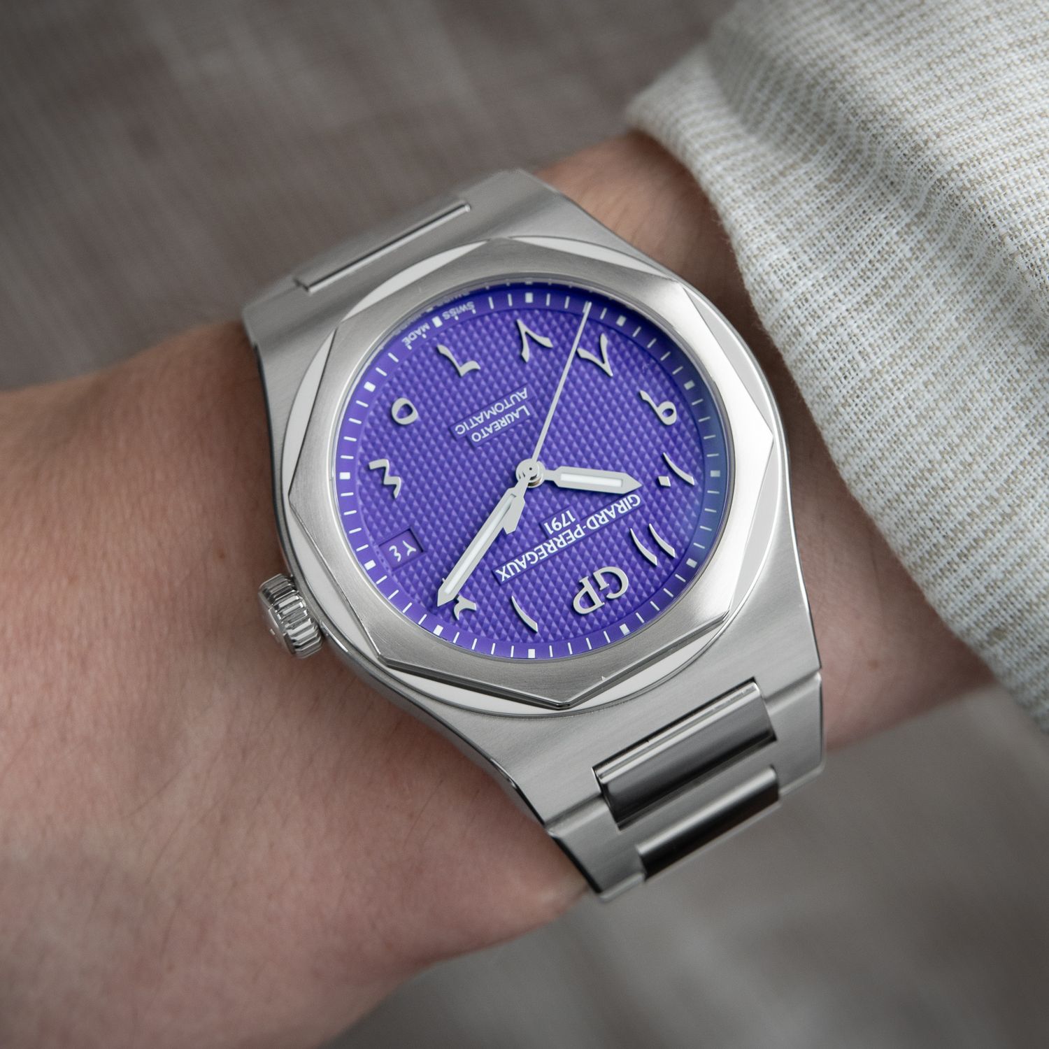 Girard Perregaux Laureato Limited Edition Purple Middle Eastern