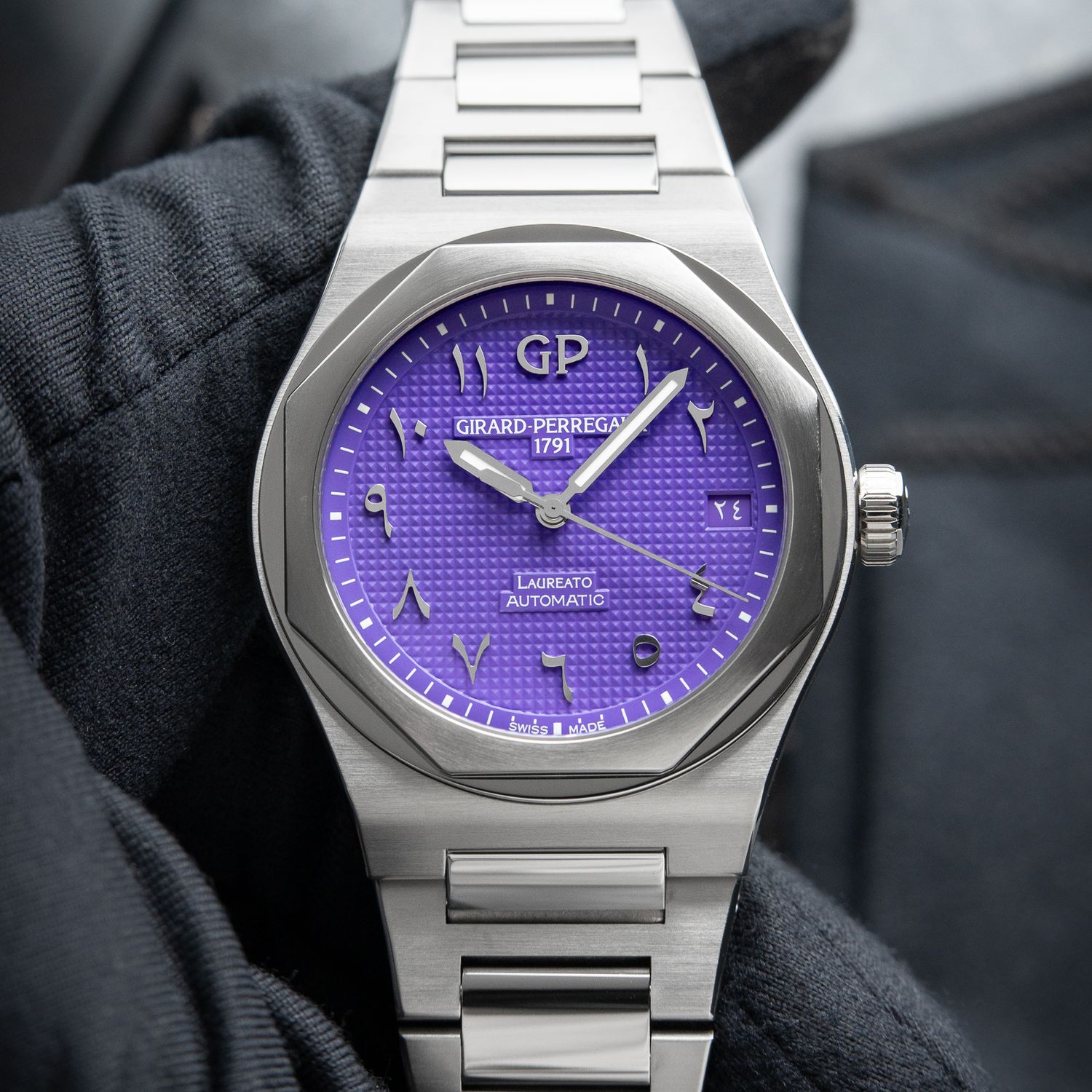 Girard Perregaux Laureato Limited Edition Purple Middle Eastern Arabic Dial 42mm 81010