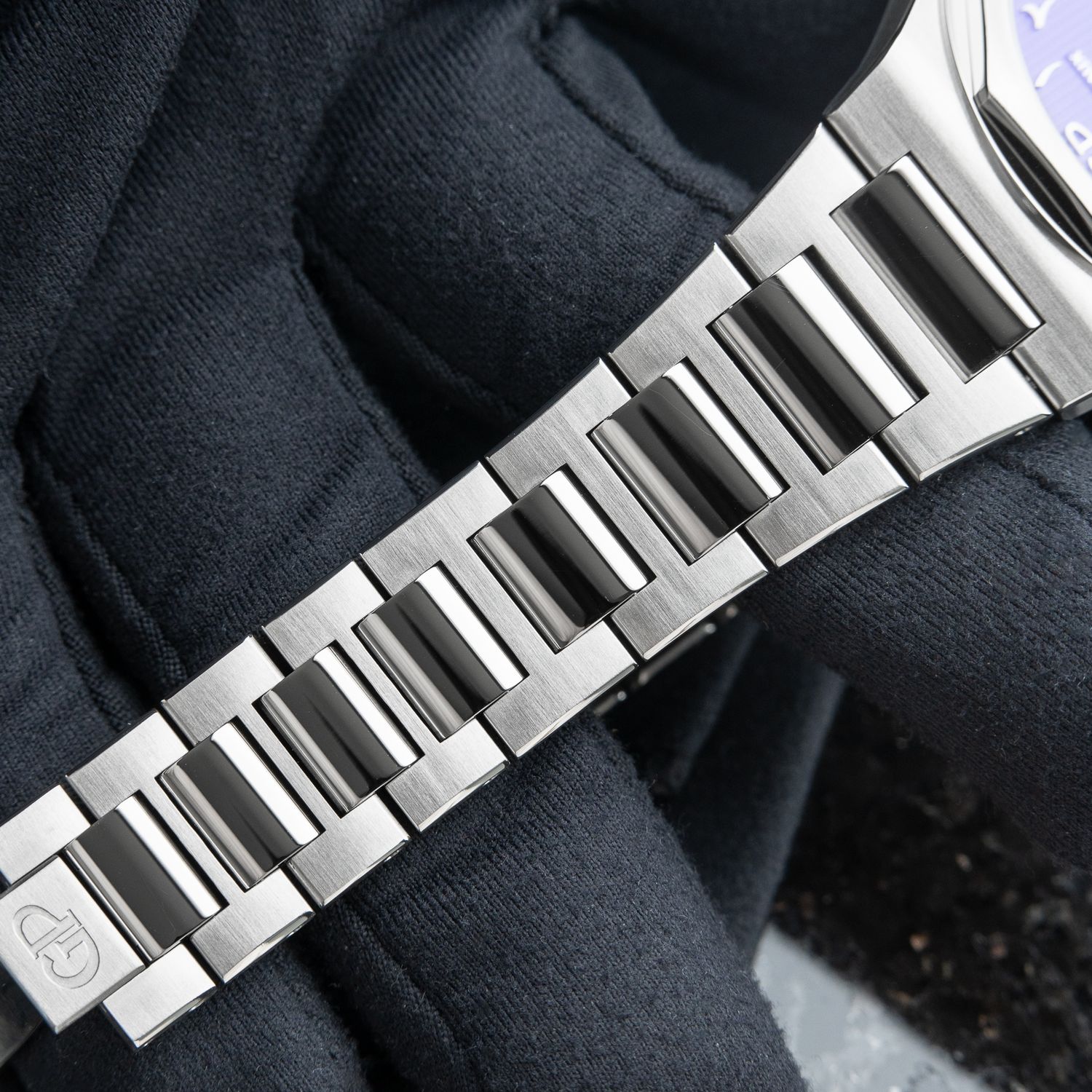 Girard Perregaux Laureato Limited Edition Purple Middle Eastern