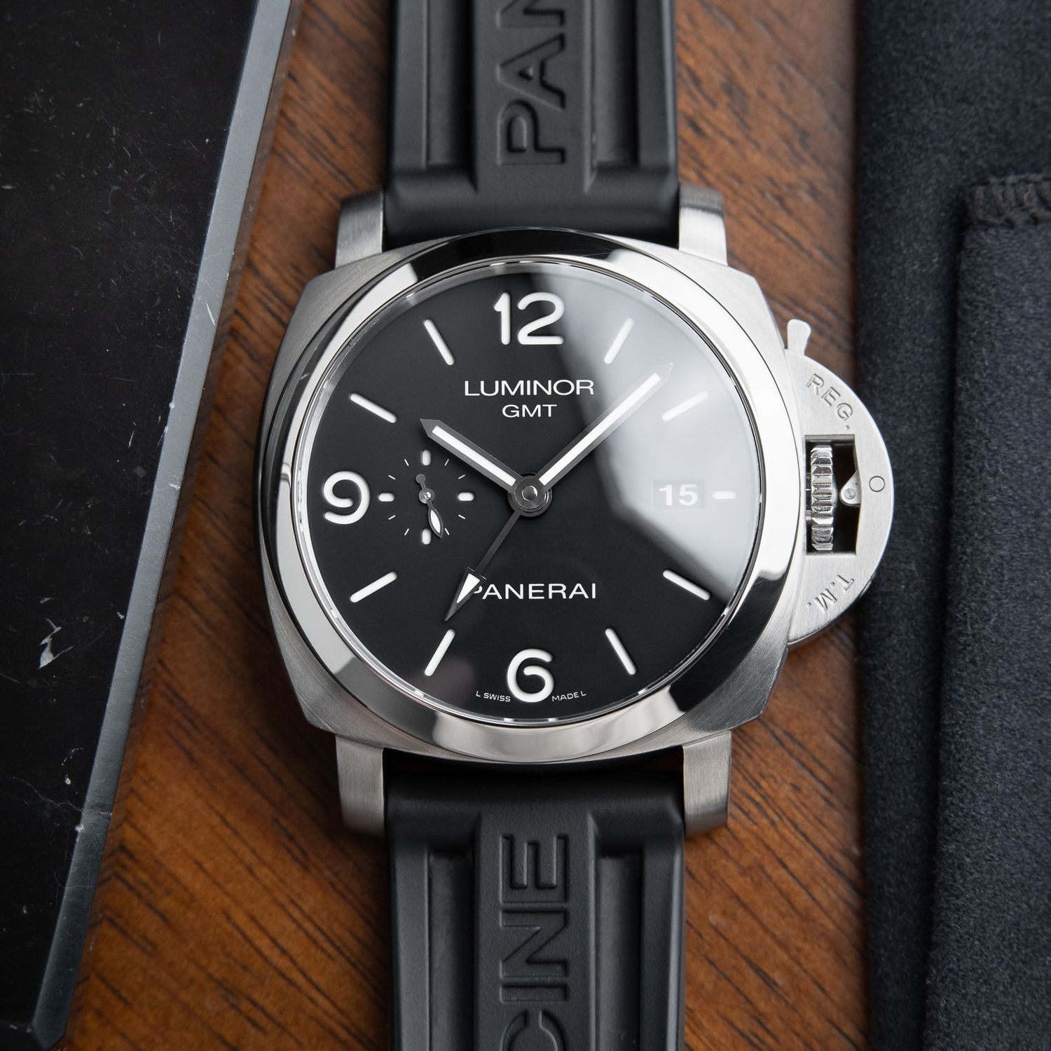 Panerai Luminor 1950 3 Day GMT Black Dial Steel Rubber Automatic 44mm Pam320