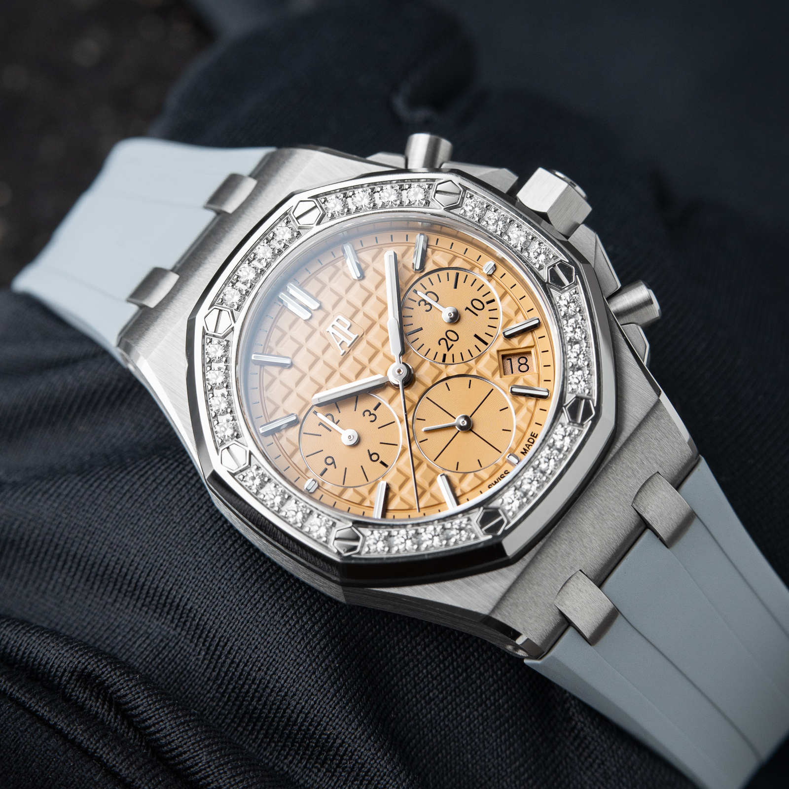 Audemars Piguet Royal Oak Offshore Chronograph Diamond Bezel Ladies Salmon