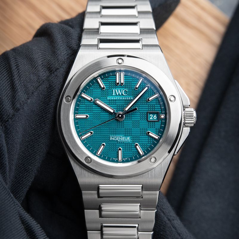 IWC Ingenieur UNWORN 2024 Green Dial Date Steel Bracelet Automatic 40 Set