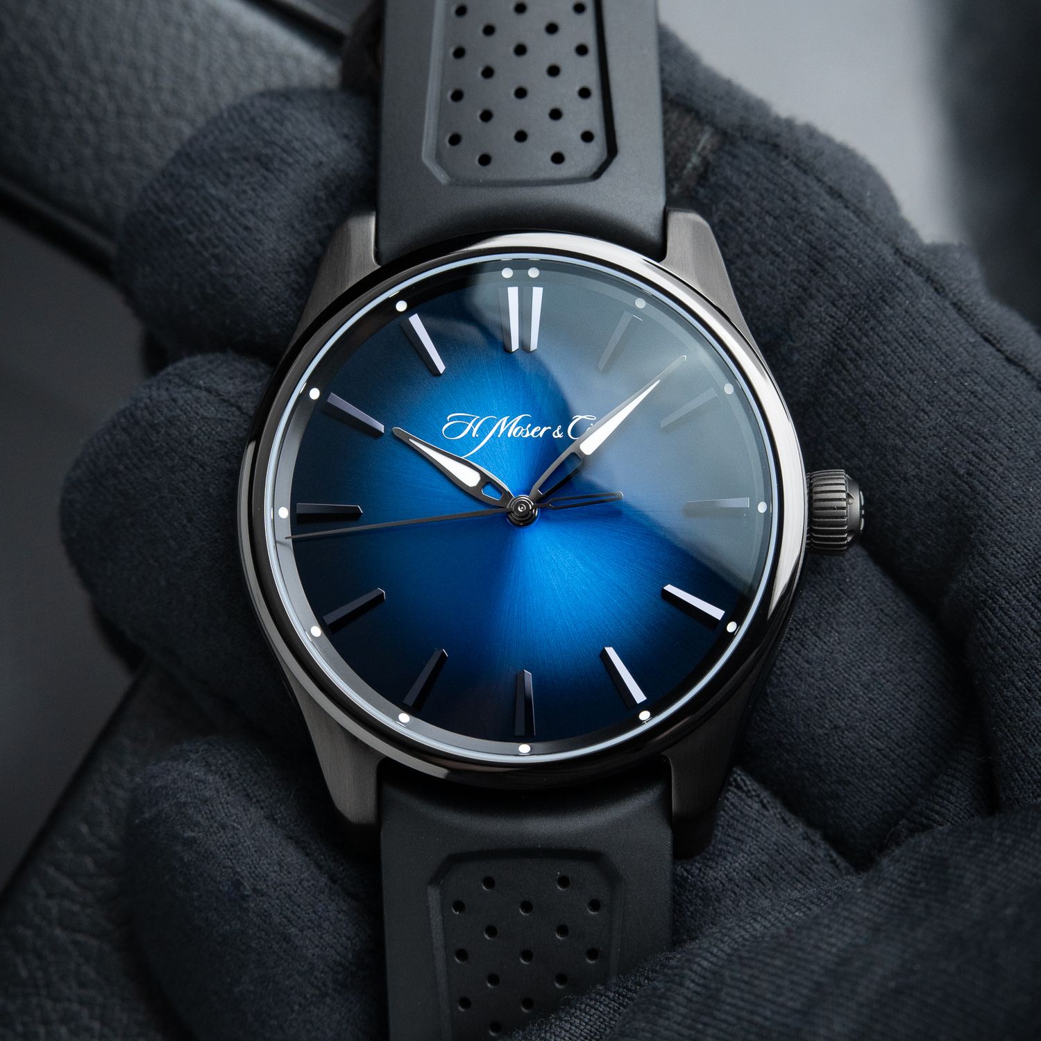 H.Moser & Cie. Pioneer Centre Seconds UNWORN 2024 DLC Steel Funky Fume Blue