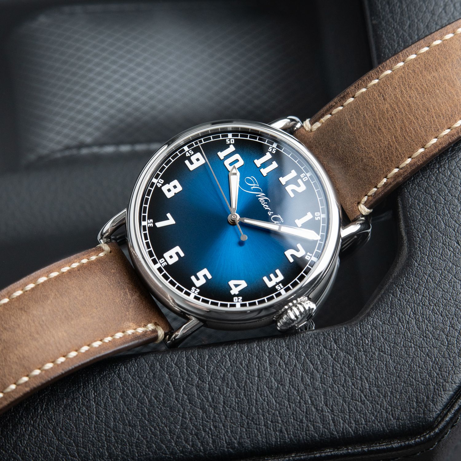 H.Moser & Cie. Heritage Centre Seconds Steel Funky Blue Fume