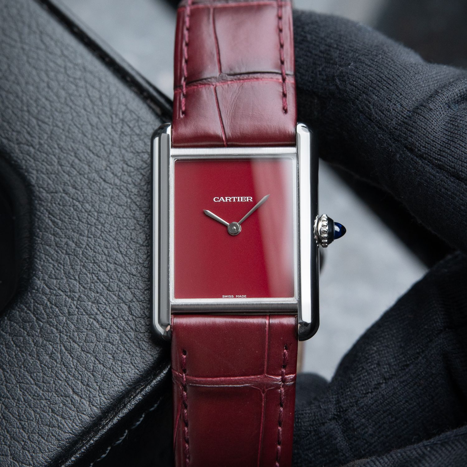 Cartier Tank Must Large Model Burgundy Red Dial Steel Leather Quartz 26x34