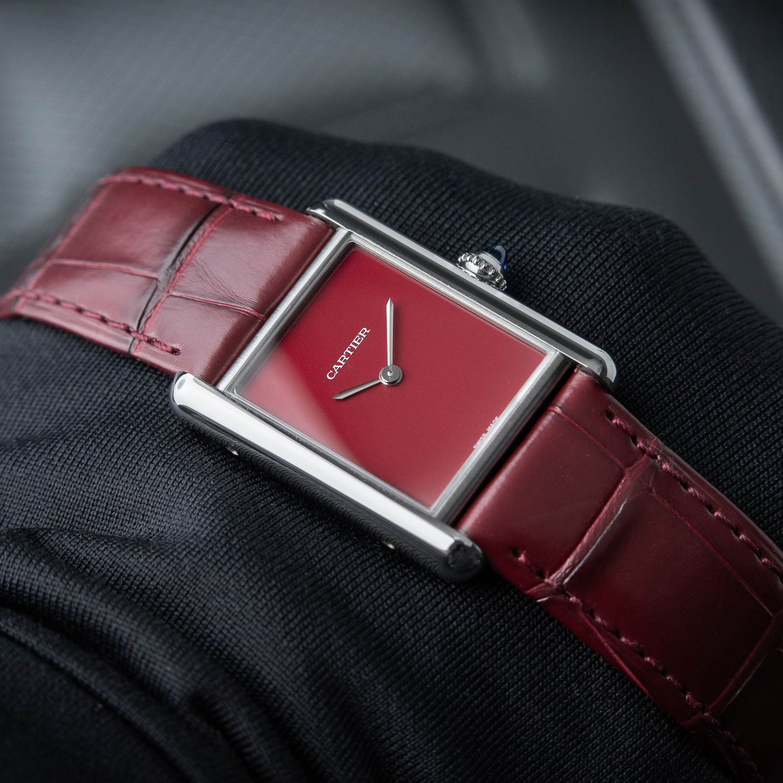 Cartier Tank Must Large Model Burgundy Red Dial Steel Leather Quartz 26x34