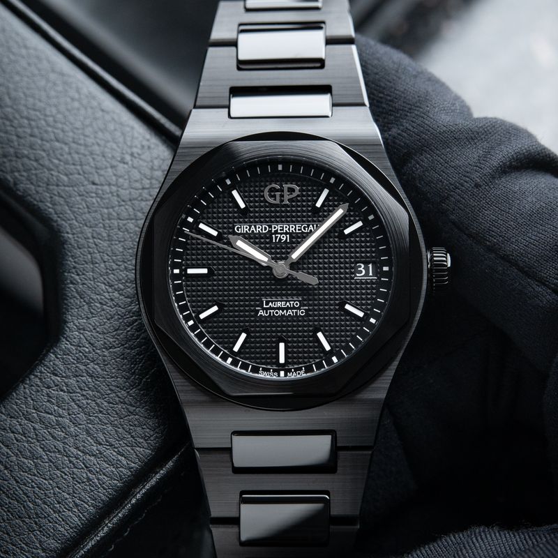 Girard Perregaux Laureato Ceramic Bracelet Black Dial Automatic 42mm 81010