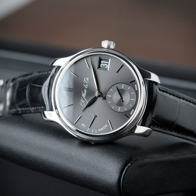 H.Moser & Cie. Endeavour Perpetual Calendar 7 Days Platinum Gray