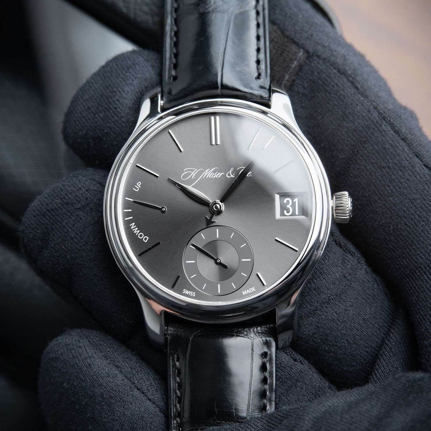 H.Moser & Cie. Endeavour Perpetual Calendar 7 Days Platinum Gray Leather