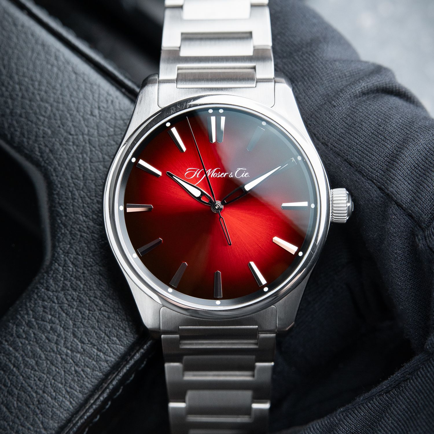 H.Moser & Cie. Pioneer Centre Seconds Mad Red Fume Rubber Steel Bracelet