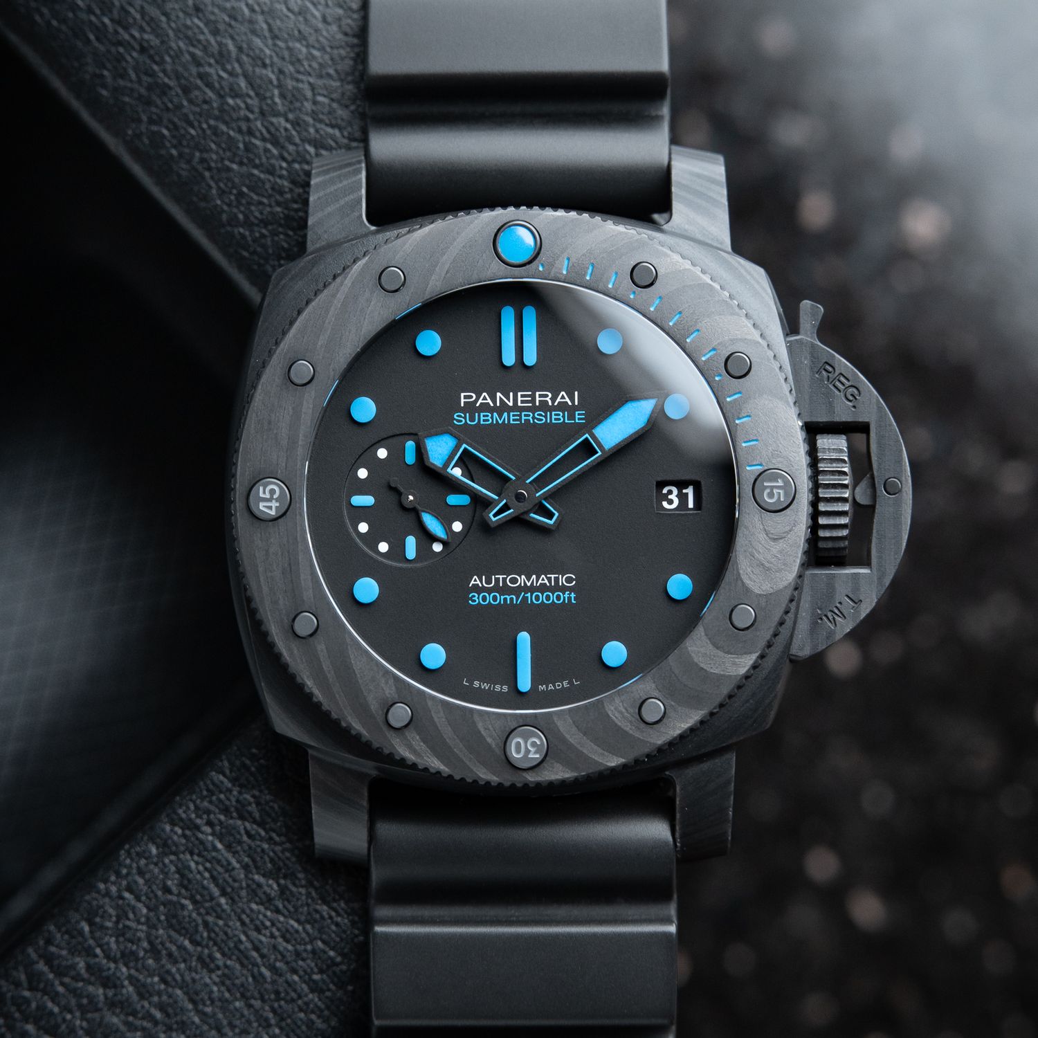 Panerai Luminor Submersible Carbotech Date Black Blue Automatic 42mm Pam960