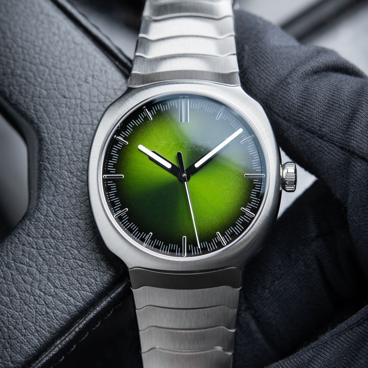 H.Moser & Cie. Streamliner Centre Seconds MINT 9/2024 Green Steel Bracelet