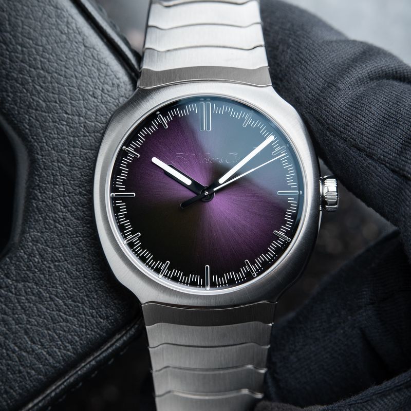 H.Moser & Cie. Streamliner Centre Seconds 10/2024 Purple Haze Bracelet 40