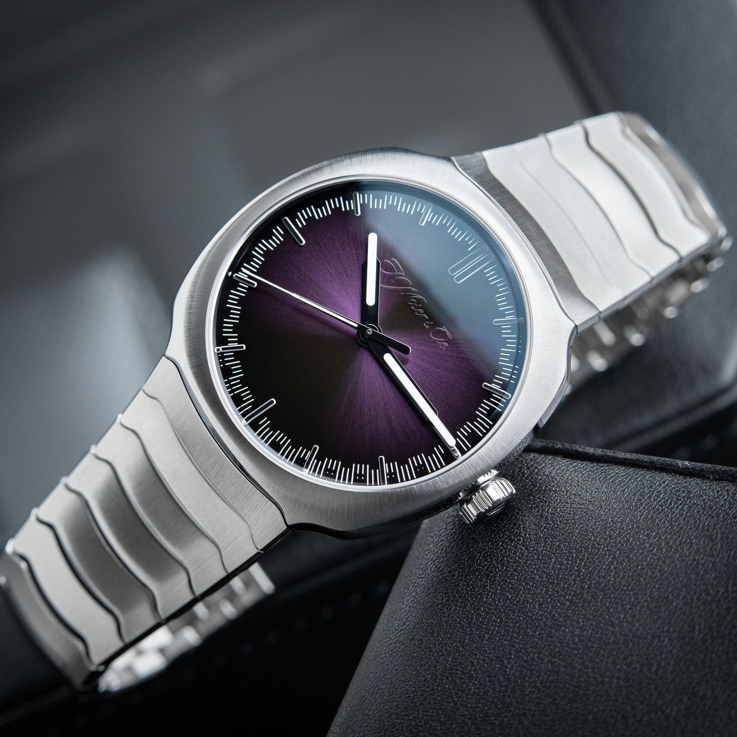 H.Moser & Cie. Streamliner Centre Seconds 10/2024 Purple Haze