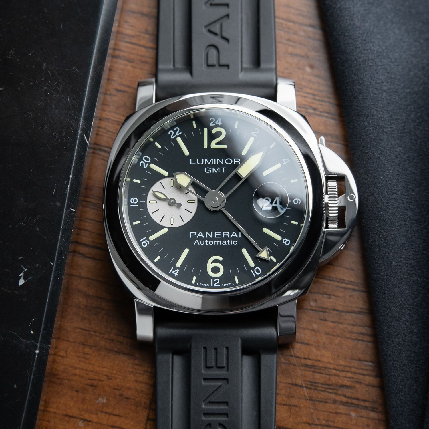 Officine panerai luminor gmt hotsell