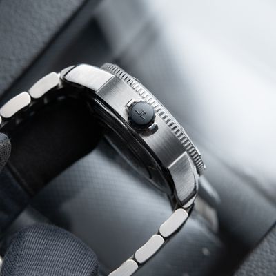 Bracelet de montre en cuir suédé respirant style course perforé 22 mm