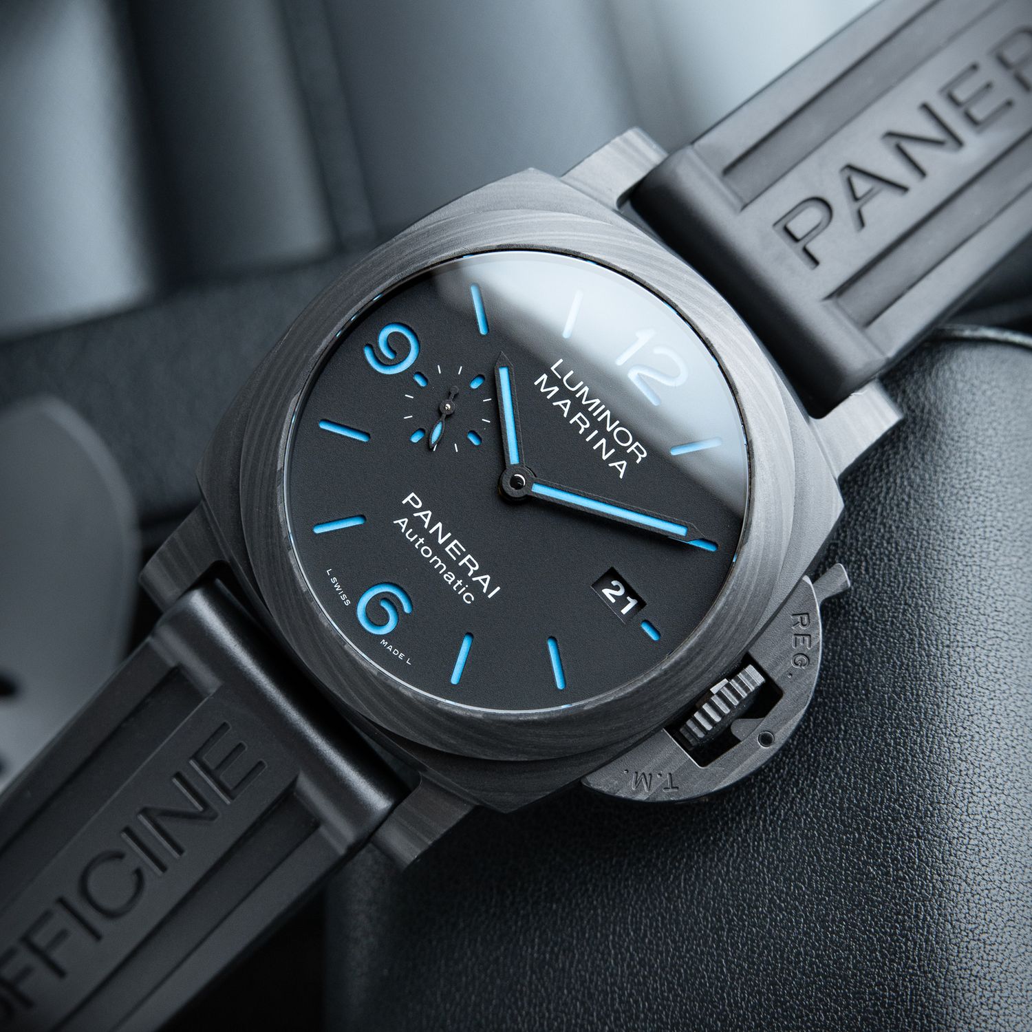 Panerai Luminor Marina Carbotech 300M Automatic Blue Black PAM1661 44mm