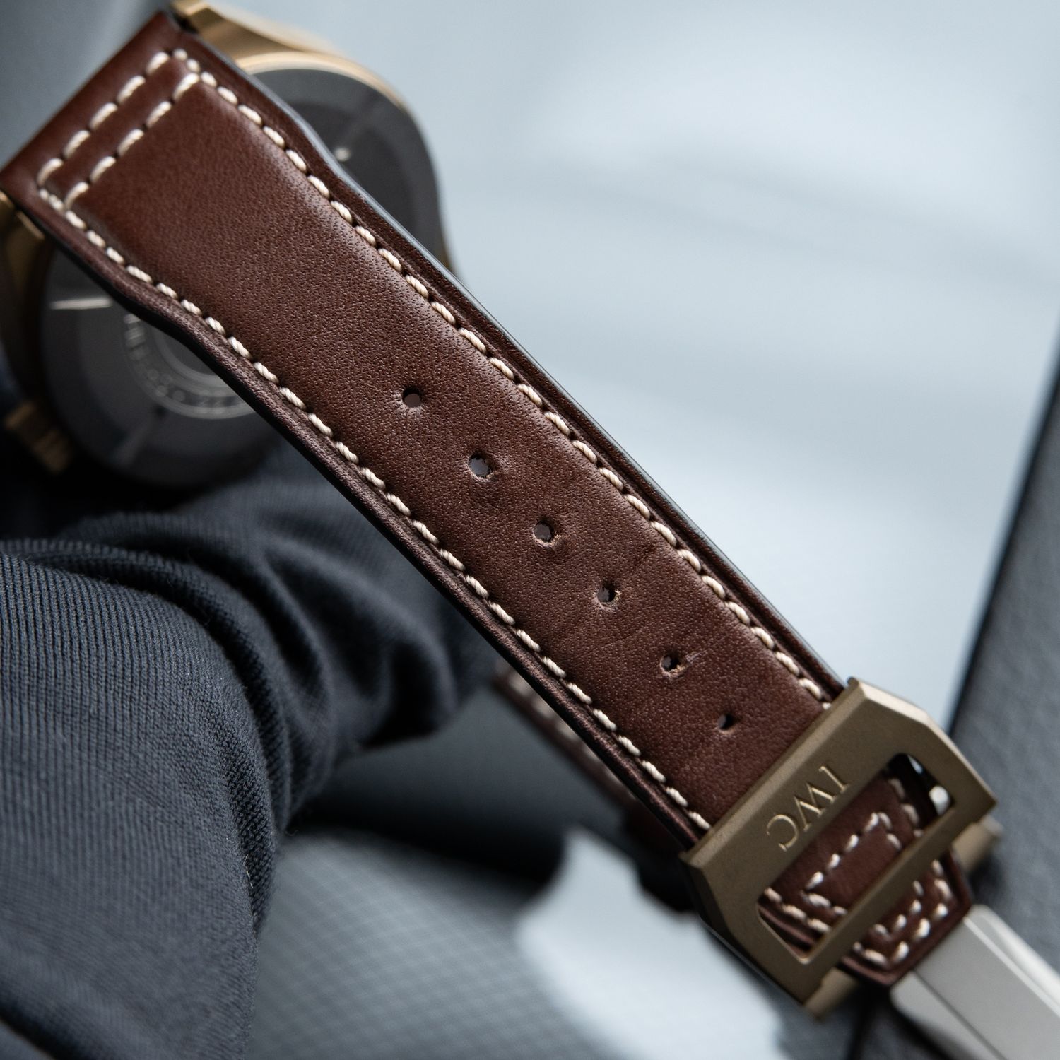 IWC Pilot's Watch Spitfire Bronze Date Green Dial 2 STRAPS/CLASPS