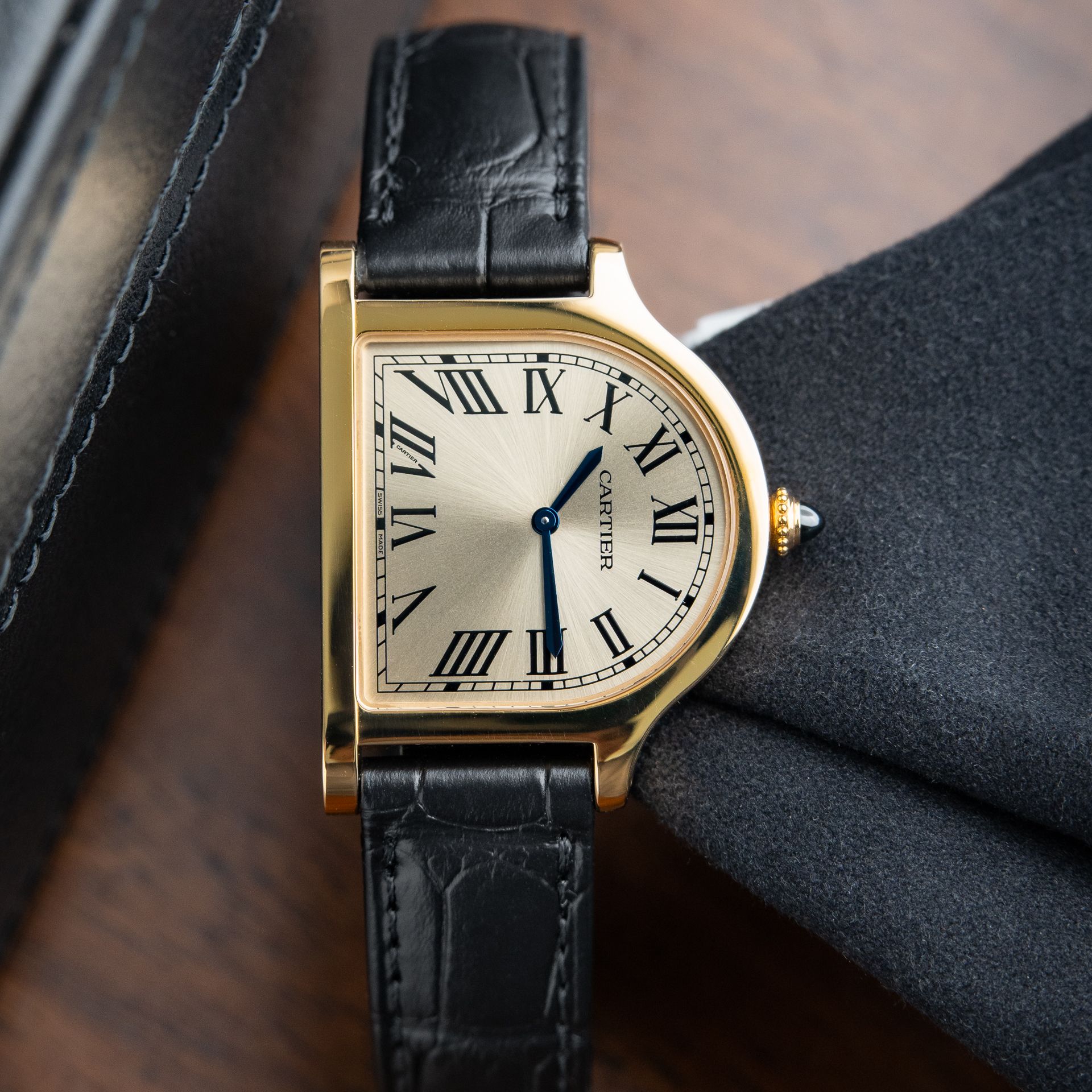 Cartier Cloche De Cartier UNWORN Yellow Gold Limited Edition Prive 100 Pieces