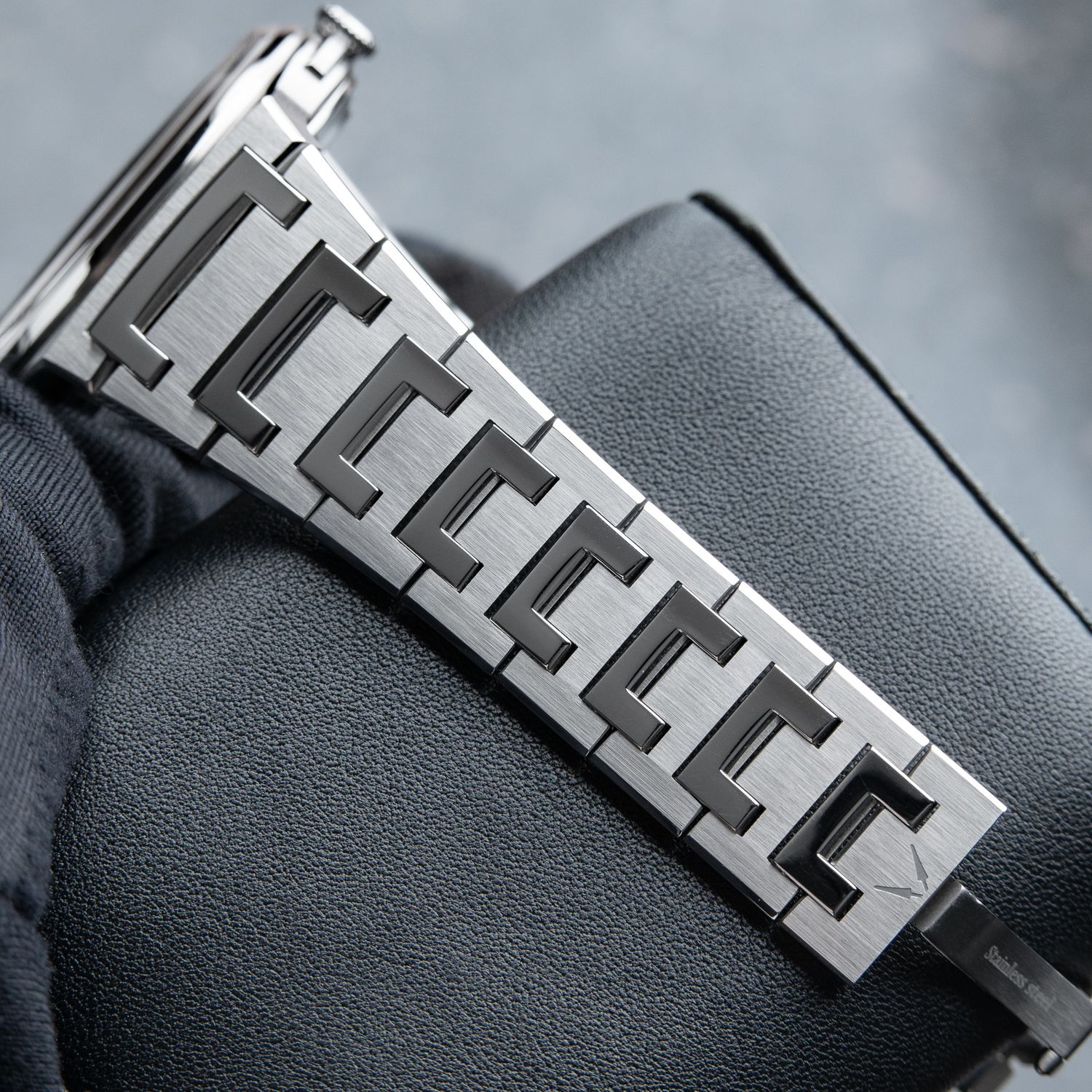 Czapek Antarctique Passage De Drake Salmon S 38.5mm Steel Bracelet